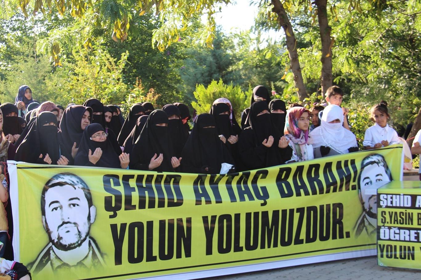 Şehid Aytaç Baran kabri başında anıldı Şehid Aytaç Baran kabri başında anıldı